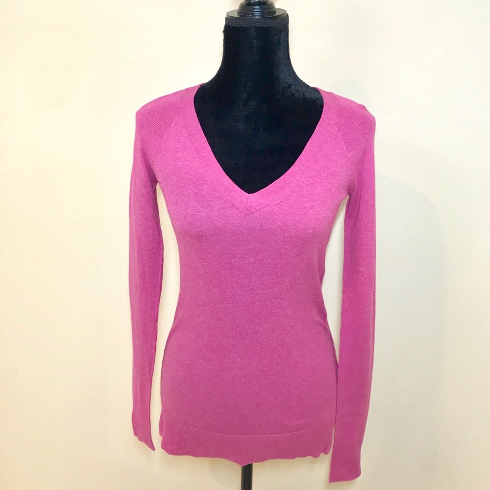 AE V NECK SWEATER
